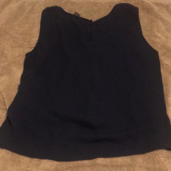 Used shirt perfect for any occasion. - Picture 2 of 2